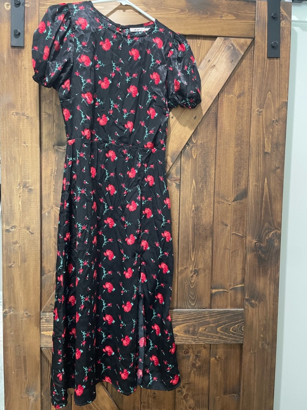 Francesca's Collections Black Midi Dress with Red Rose Print